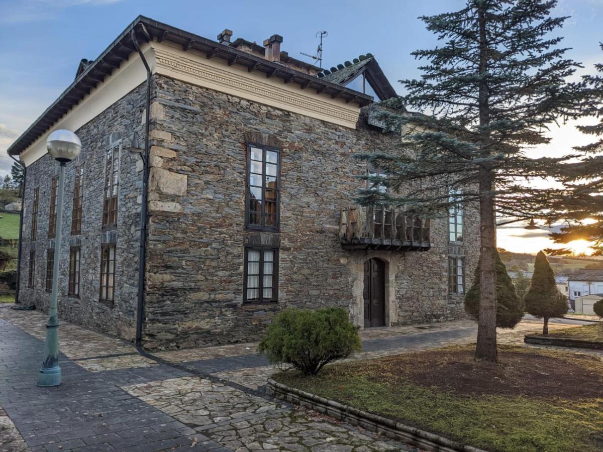 Apartamentos Rurales Casa de la Villa San Martin de Oscos Exterior foto